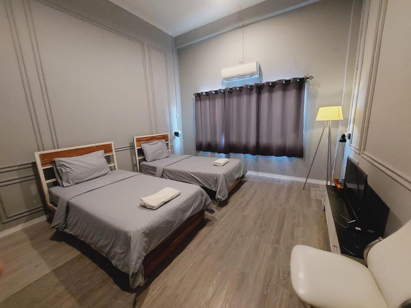 You Empire Hostel & Bar Паксе Экстерьер фото