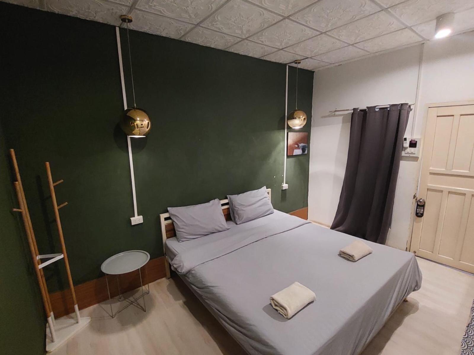 You Empire Hostel & Bar Паксе Экстерьер фото
