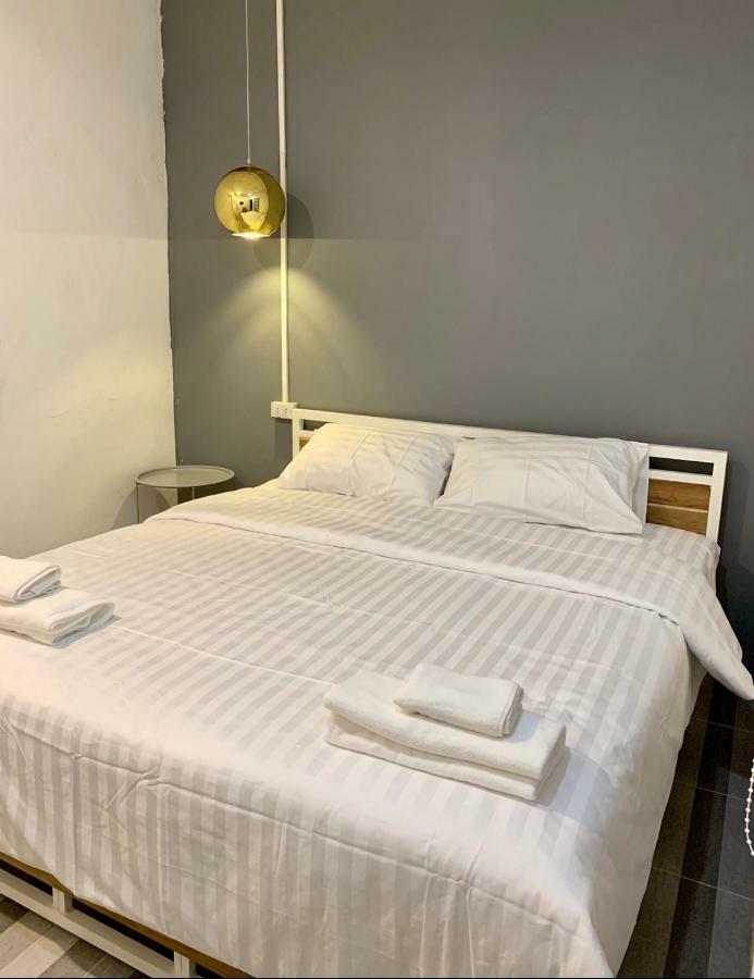 You Empire Hostel & Bar Паксе Экстерьер фото