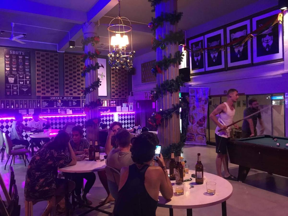 You Empire Hostel & Bar Паксе Экстерьер фото